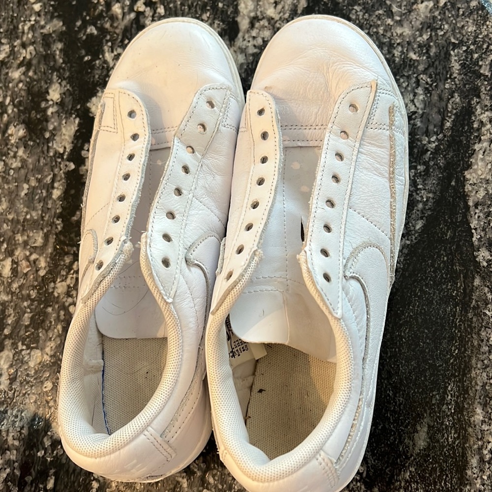 White Nike leather blazer size 6.5